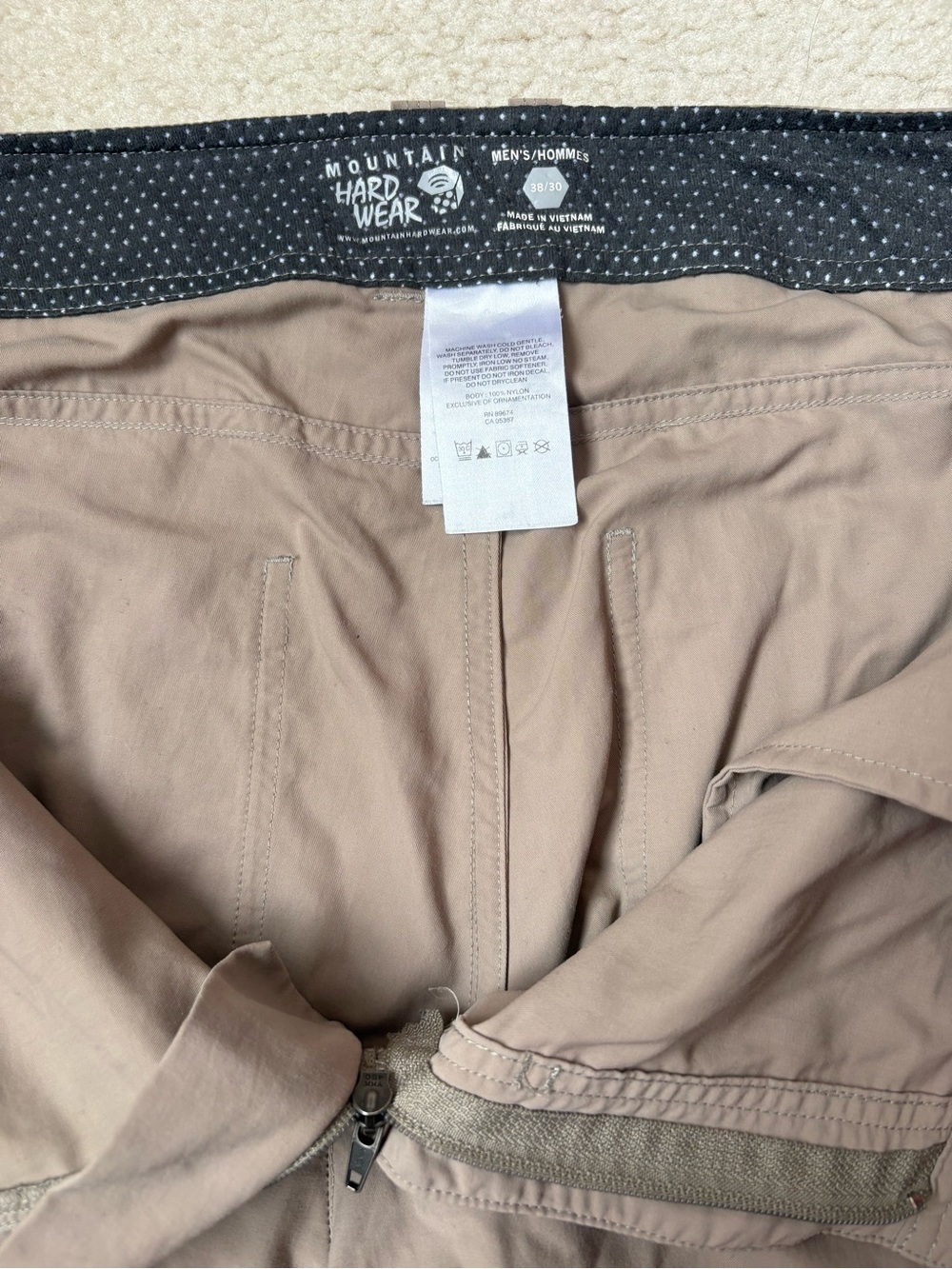 Mountain Hardwear beige khaki convertible utility cargo hiking pants sz 38 x 30 - Picture 3 of 9